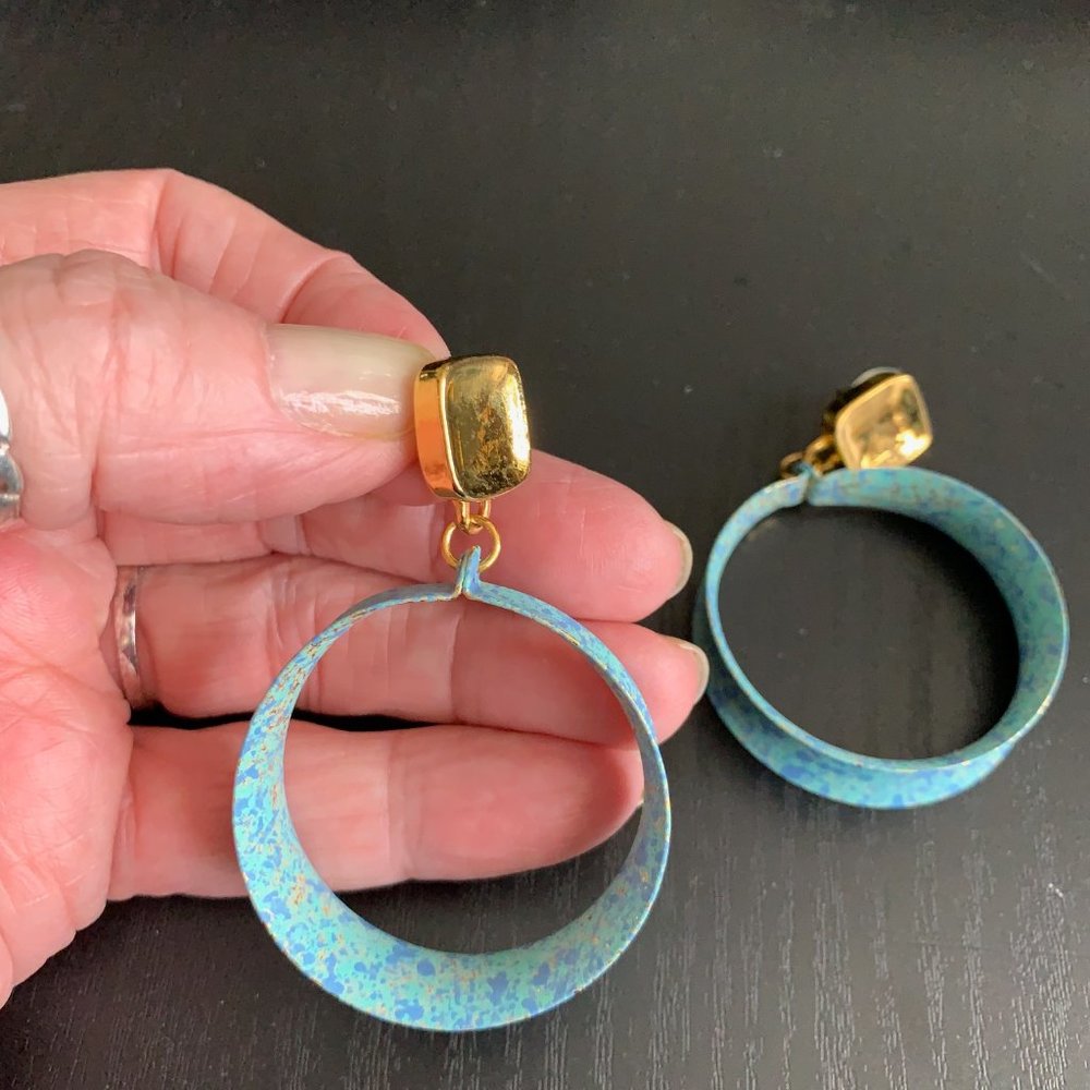 Avon Turquoise Pierced Earrings - Picture 4 of 5